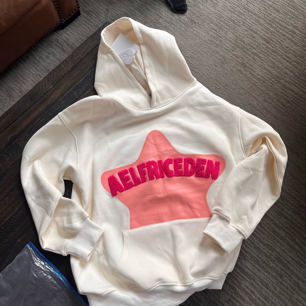 BNWT XS Aelfric Eden Cream and Pink oversized Star Embroidery Hoodie